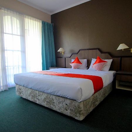 Oyo 2360 Hotel Rio Bengkulu Kültér fotó