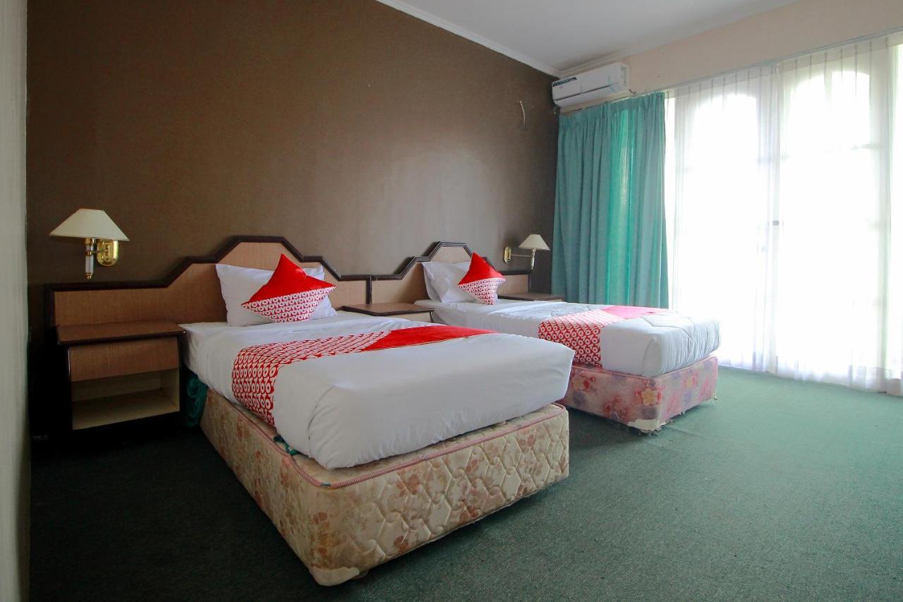 Oyo 2360 Hotel Rio Bengkulu Kültér fotó