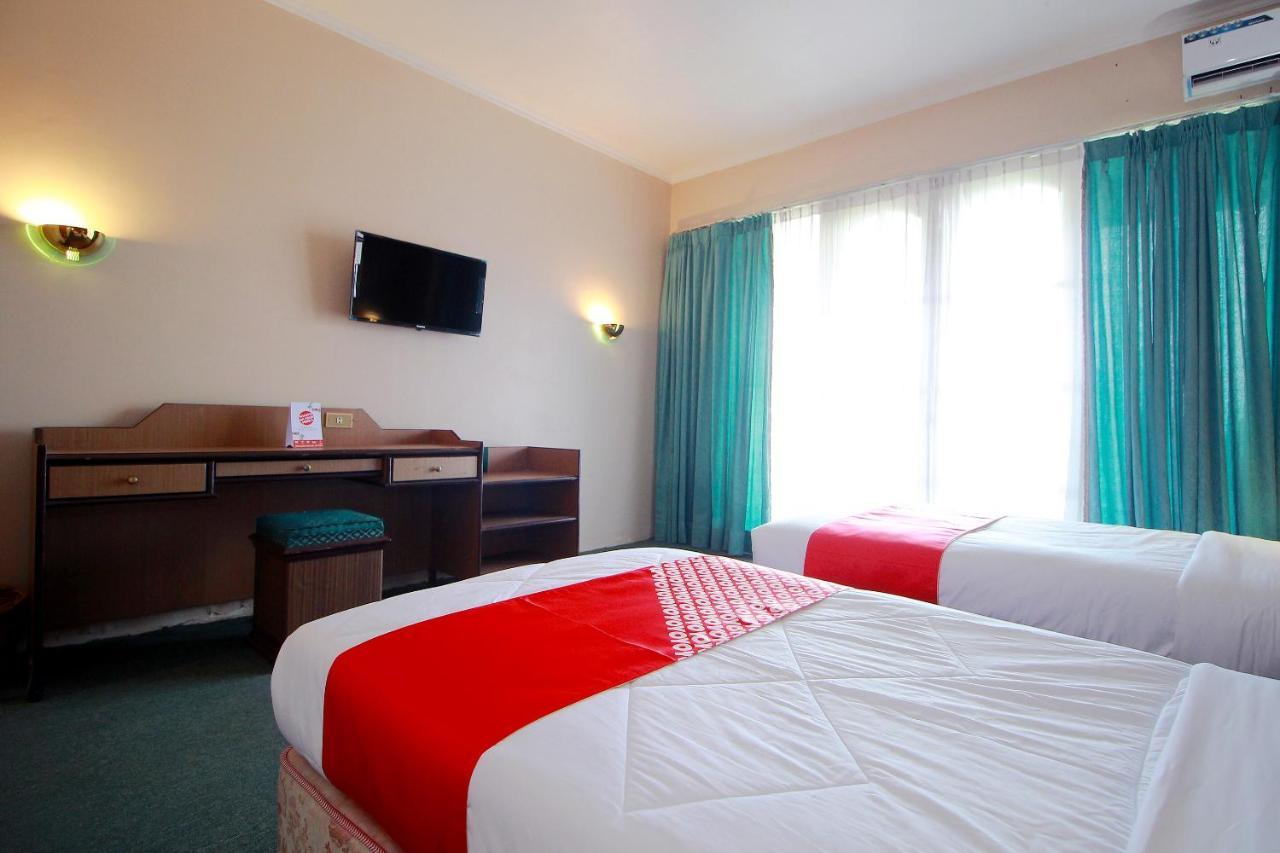 Oyo 2360 Hotel Rio Bengkulu Kültér fotó