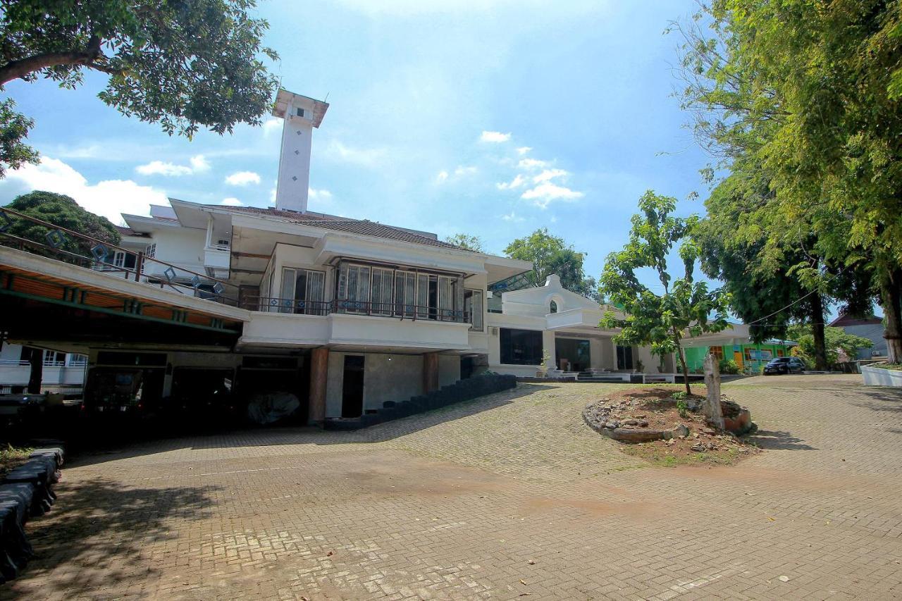 Oyo 2360 Hotel Rio Bengkulu Kültér fotó
