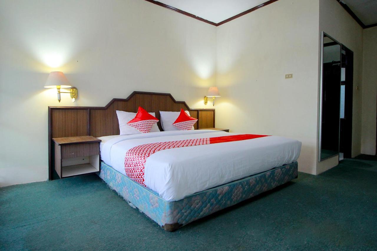 Oyo 2360 Hotel Rio Bengkulu Kültér fotó