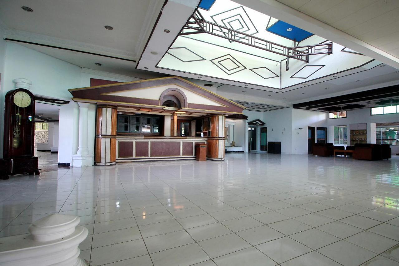 Oyo 2360 Hotel Rio Bengkulu Kültér fotó