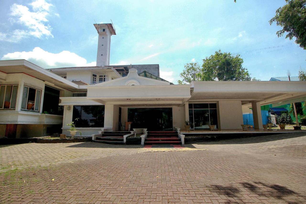Oyo 2360 Hotel Rio Bengkulu Kültér fotó
