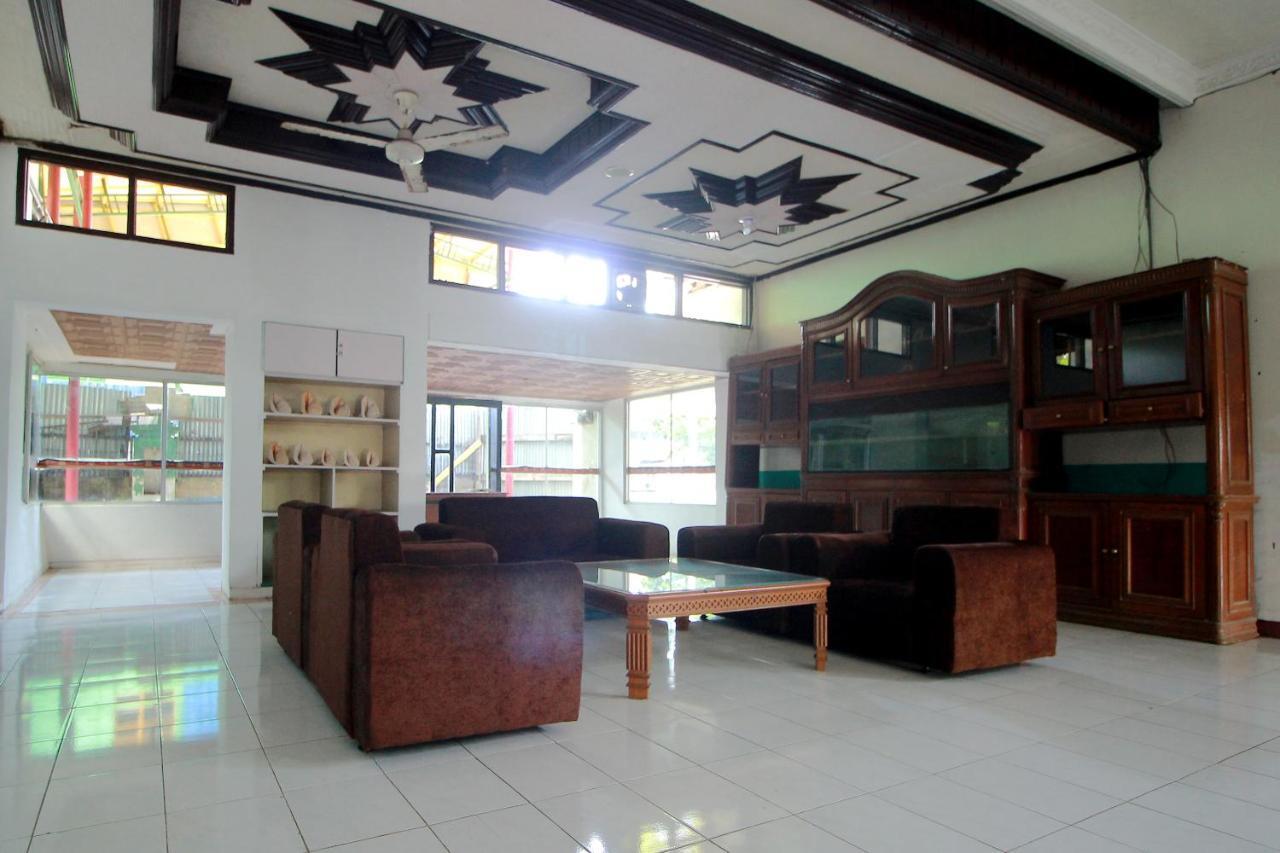 Oyo 2360 Hotel Rio Bengkulu Kültér fotó