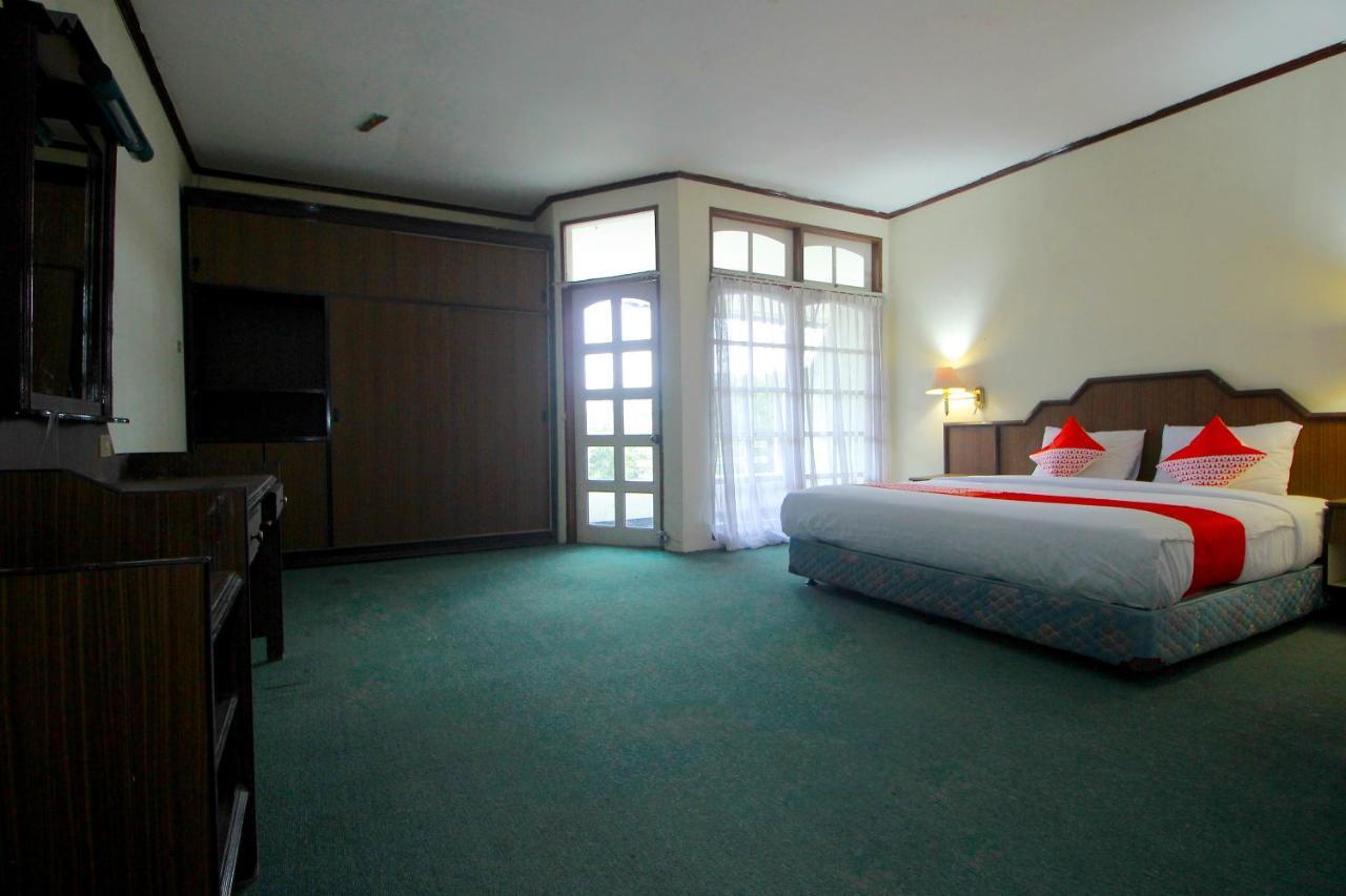 Oyo 2360 Hotel Rio Bengkulu Kültér fotó