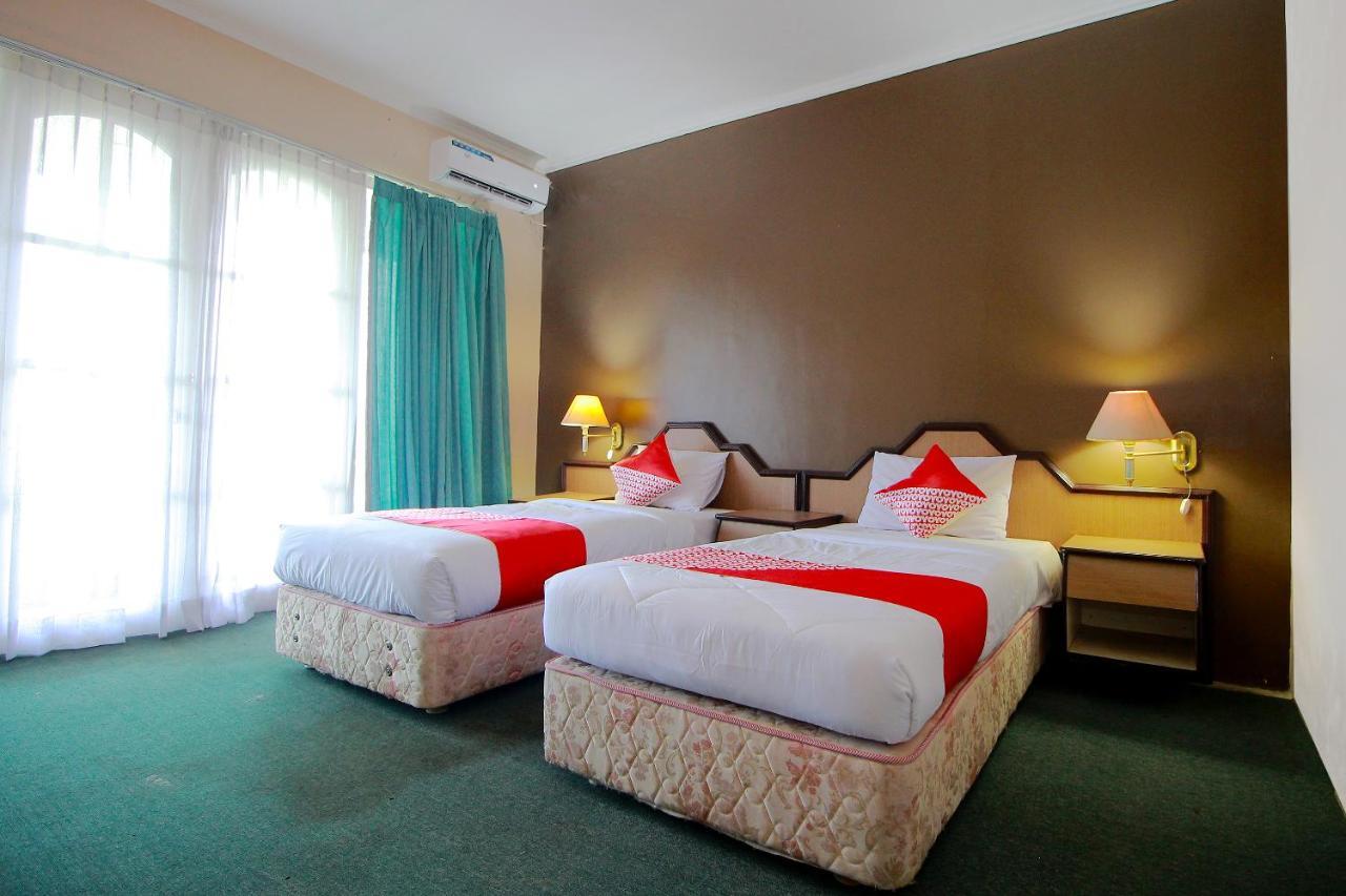 Oyo 2360 Hotel Rio Bengkulu Kültér fotó