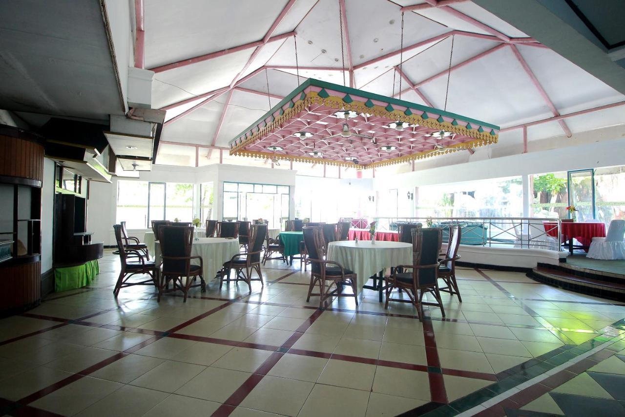 Oyo 2360 Hotel Rio Bengkulu Kültér fotó